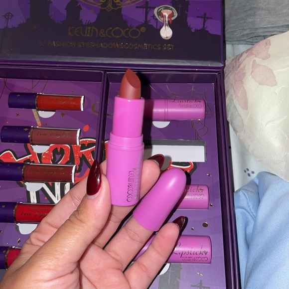 Kevin and Coco beauty box - Picture 4 of 6